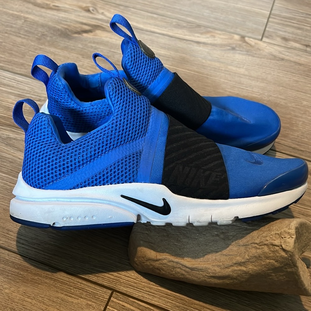 👟 Nike Blue Black Athletic Slip-On Sneakers